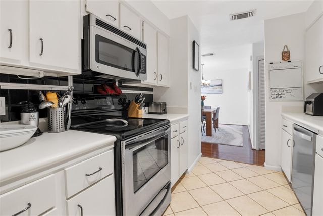 2829 Timmons Lane 228, Houston, TX 77027