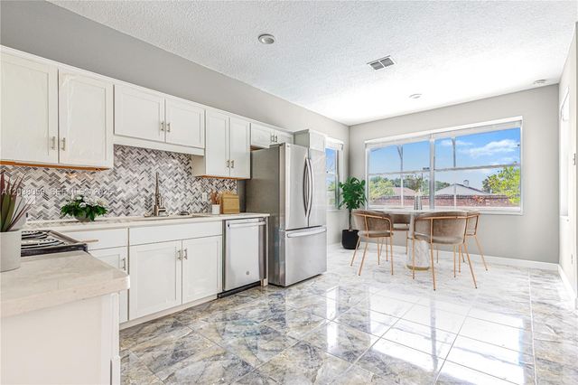 2252 Wyndam Way, Kissimmee, FL 34743