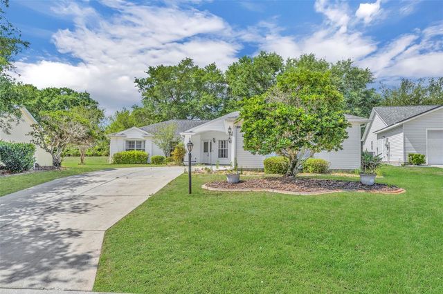 4936 SAWGRASS LAKE CIRCLE, Leesburg, FL 34748