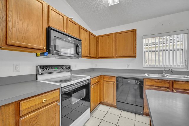 4936 SAWGRASS LAKE CIRCLE, Leesburg, FL 34748