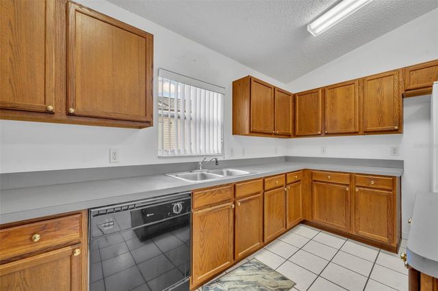 4936 SAWGRASS LAKE CIRCLE, Leesburg, FL 34748