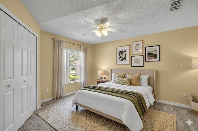 4936 SAWGRASS LAKE CIRCLE, Leesburg, FL 34748