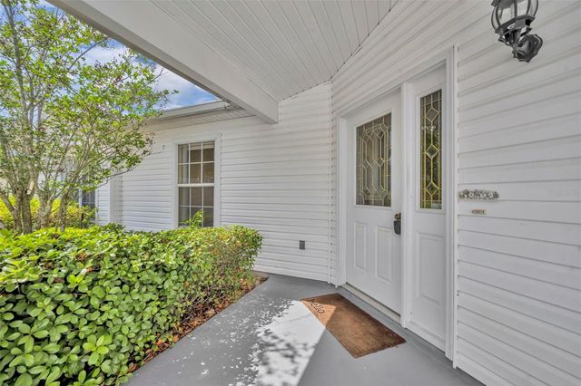 4936 SAWGRASS LAKE CIRCLE, Leesburg, FL 34748