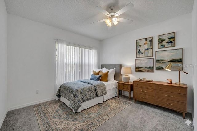 4936 SAWGRASS LAKE CIRCLE, Leesburg, FL 34748