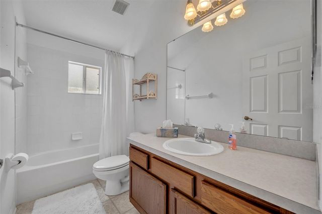 4936 SAWGRASS LAKE CIRCLE, Leesburg, FL 34748