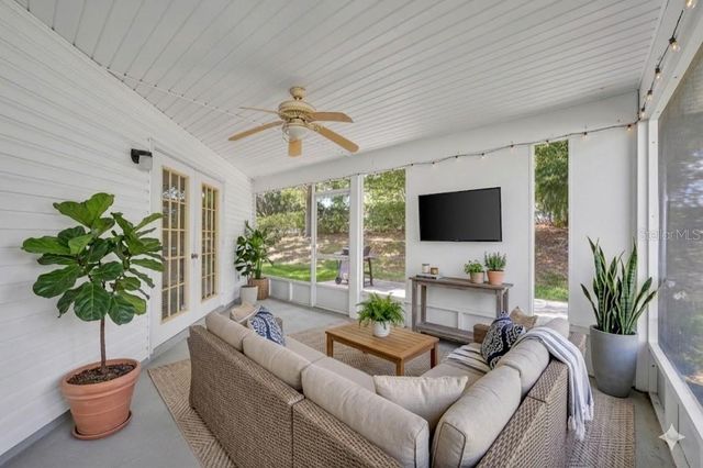 4936 SAWGRASS LAKE CIRCLE, Leesburg, FL 34748