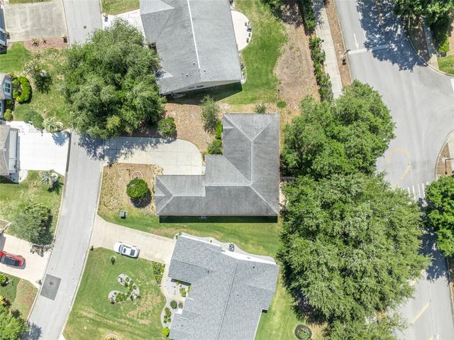 4936 SAWGRASS LAKE CIRCLE, Leesburg, FL 34748