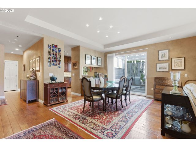 131 FURNACE St 18, Lake Oswego, OR 97034