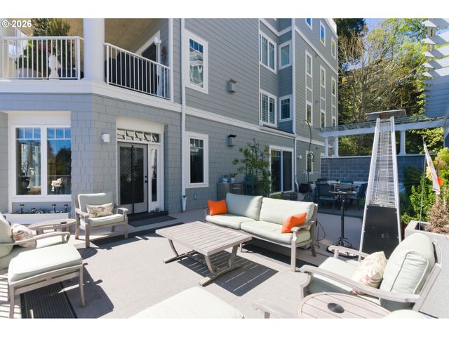 131 FURNACE St 18, Lake Oswego, OR 97034