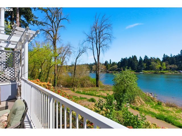 131 FURNACE St 18, Lake Oswego, OR 97034