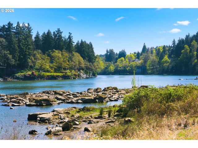 131 FURNACE St 18, Lake Oswego, OR 97034