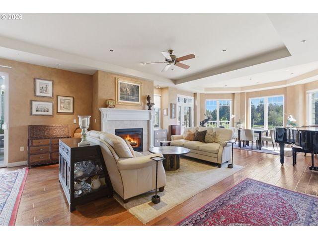 131 FURNACE St 18, Lake Oswego, OR 97034