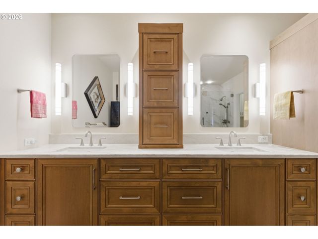 131 FURNACE St 18, Lake Oswego, OR 97034