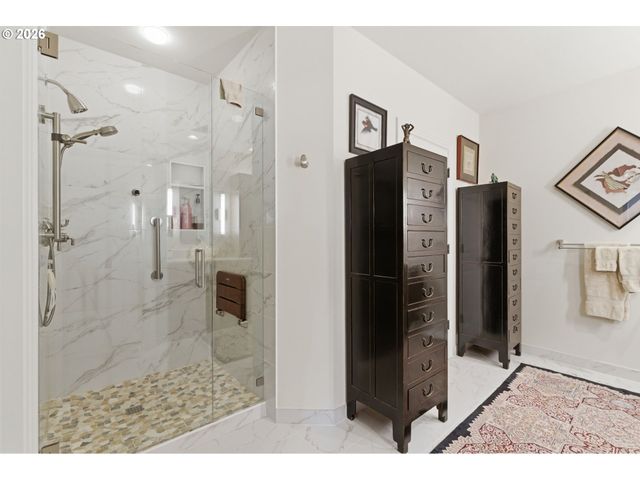 131 FURNACE St 18, Lake Oswego, OR 97034