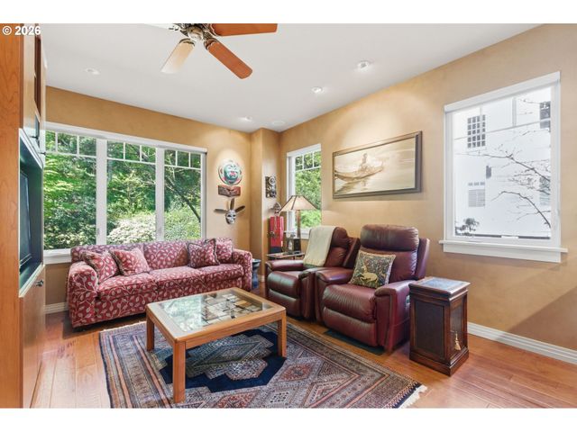 131 FURNACE St 18, Lake Oswego, OR 97034