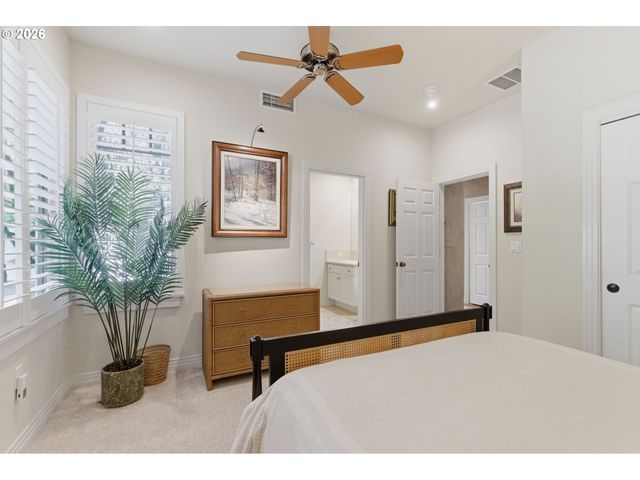 131 FURNACE St 18, Lake Oswego, OR 97034