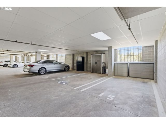 131 FURNACE St 18, Lake Oswego, OR 97034