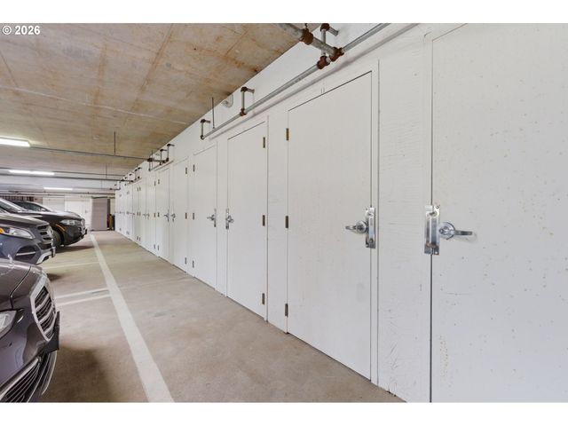 131 FURNACE St 18, Lake Oswego, OR 97034