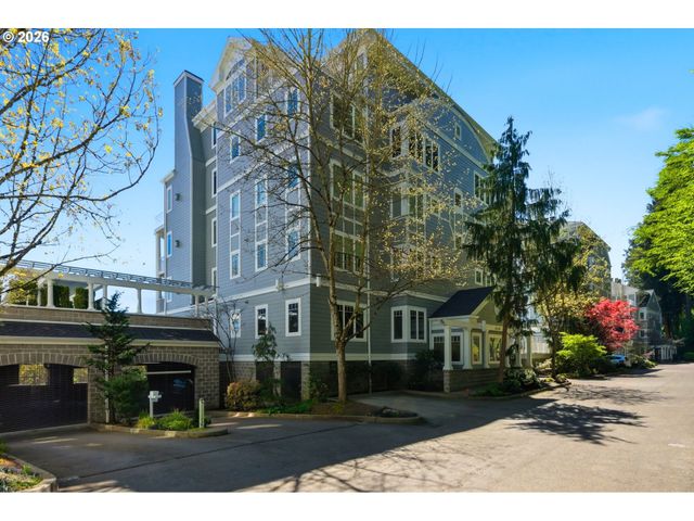 131 FURNACE St 18, Lake Oswego, OR 97034