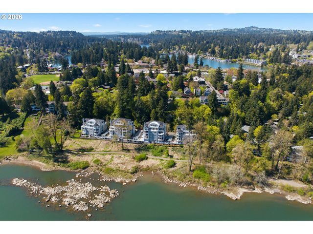 131 FURNACE St 18, Lake Oswego, OR 97034