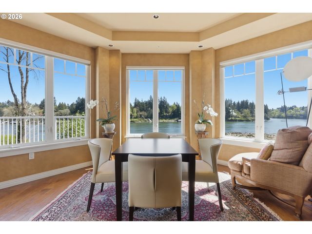 131 FURNACE St 18, Lake Oswego, OR 97034