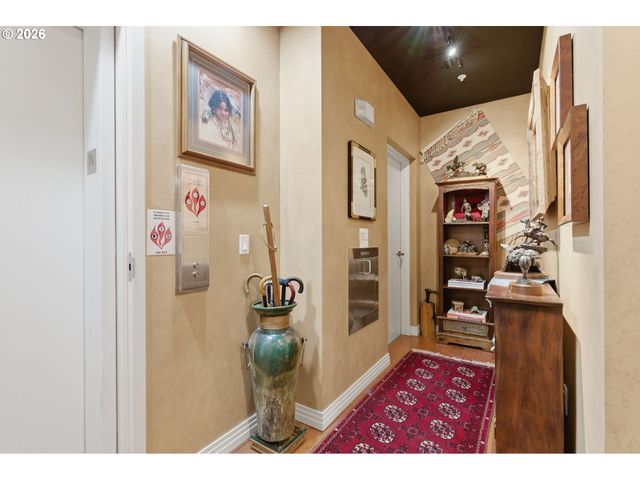 131 FURNACE St 18, Lake Oswego, OR 97034