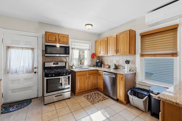 116 Liberty St, New Bedford, MA 02740