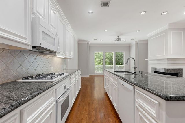 416 Mcgowen Street, Houston, TX 77006