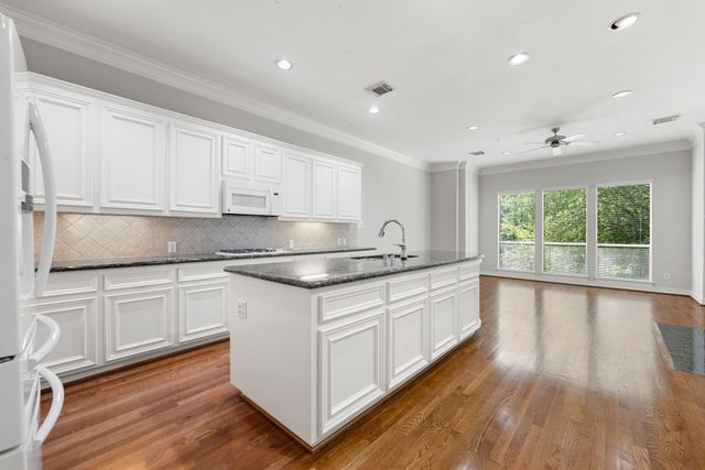 416 Mcgowen Street, Houston, TX 77006