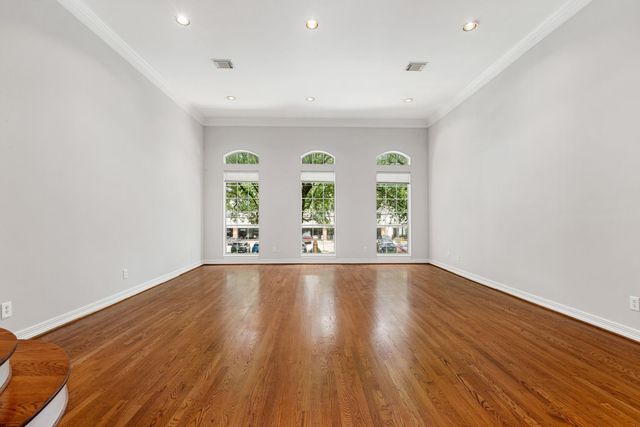 416 Mcgowen Street, Houston, TX 77006