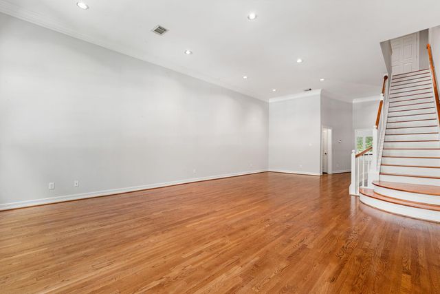416 Mcgowen Street, Houston, TX 77006