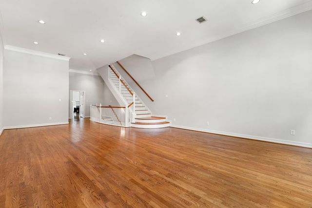 416 Mcgowen Street, Houston, TX 77006