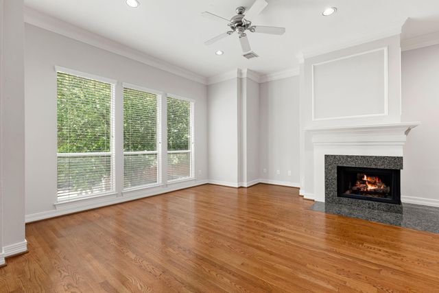 416 Mcgowen Street, Houston, TX 77006