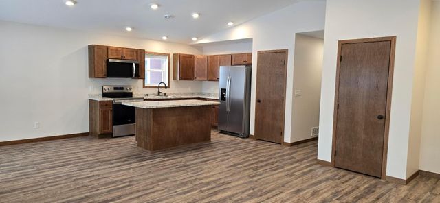 610 E 4th Street, Albert Lea, MN 56007