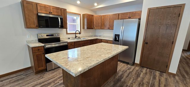 610 E 4th Street, Albert Lea, MN 56007