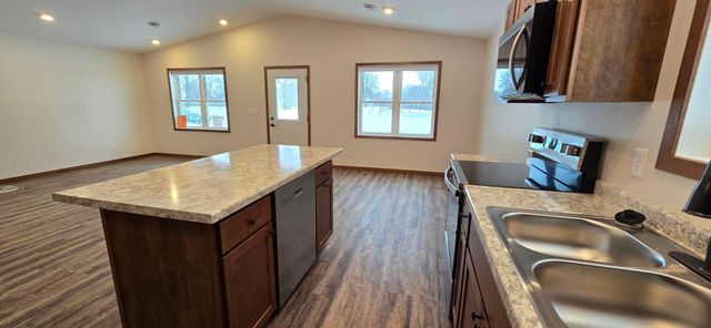 610 E 4th Street, Albert Lea, MN 56007