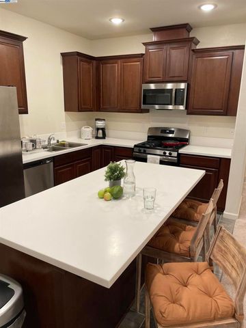 4246 Freemark Ave, Merced, CA 95348