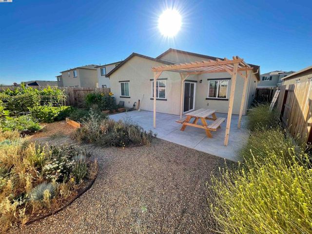 4246 Freemark Ave, Merced, CA 95348