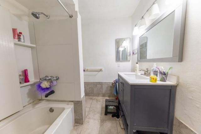 1109 E Lexington, El Cajon, CA 92019