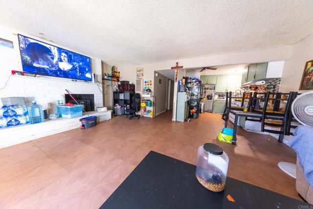 1109 E Lexington, El Cajon, CA 92019