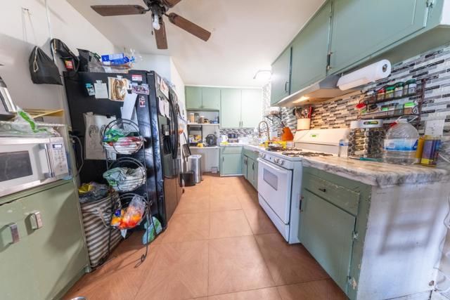 1109 E Lexington, El Cajon, CA 92019