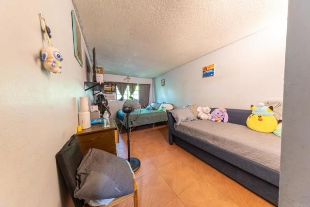 1109 E Lexington, El Cajon, CA 92019