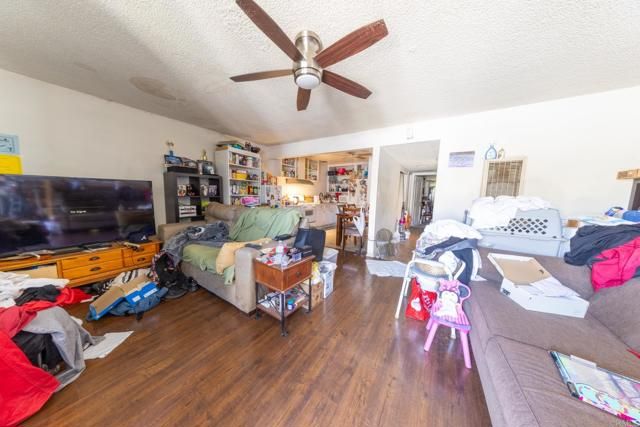 1109 E Lexington, El Cajon, CA 92019