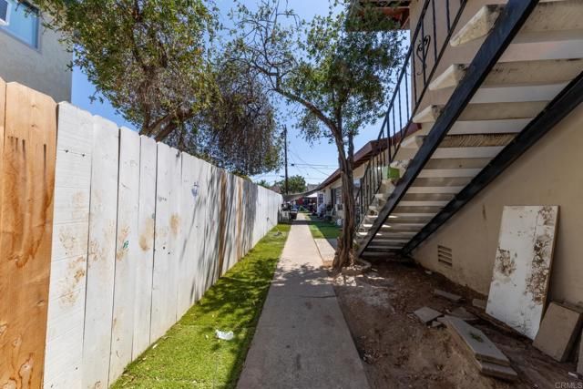 1109 E Lexington, El Cajon, CA 92019