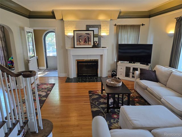 116 S Kenwood Avenue, Royal Oak, MI 48067