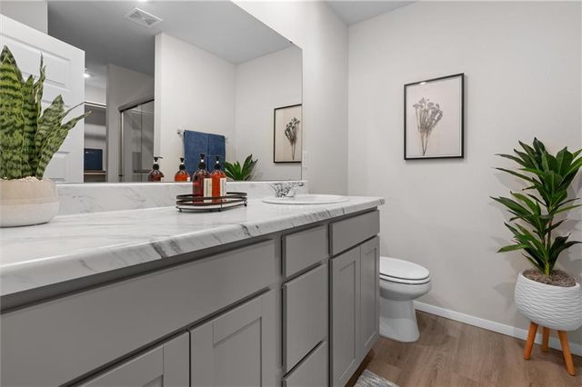 2266 Rock Creek Drive, Tonganoxie, KS 66086