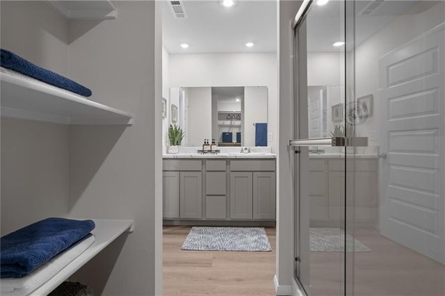 2266 Rock Creek Drive, Tonganoxie, KS 66086