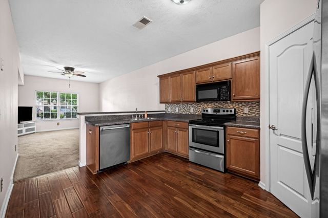 284 Meigs Dr Apt J66, Murfreesboro, TN 37128