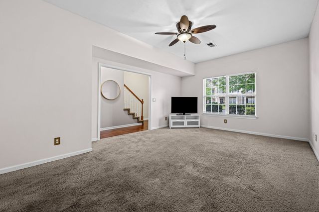 284 Meigs Dr Apt J66, Murfreesboro, TN 37128