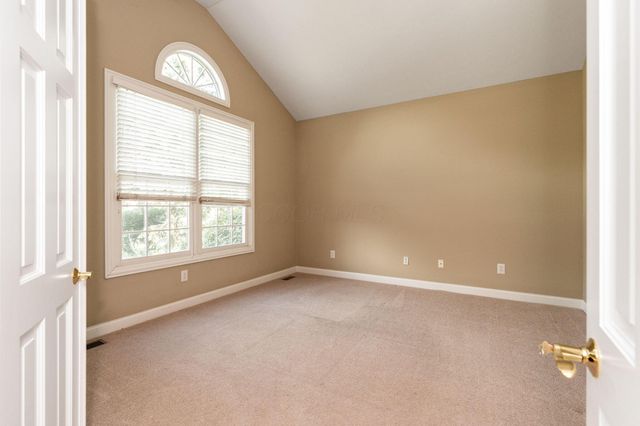 5816 Heritage Lakes Drive, Hilliard, OH 43026